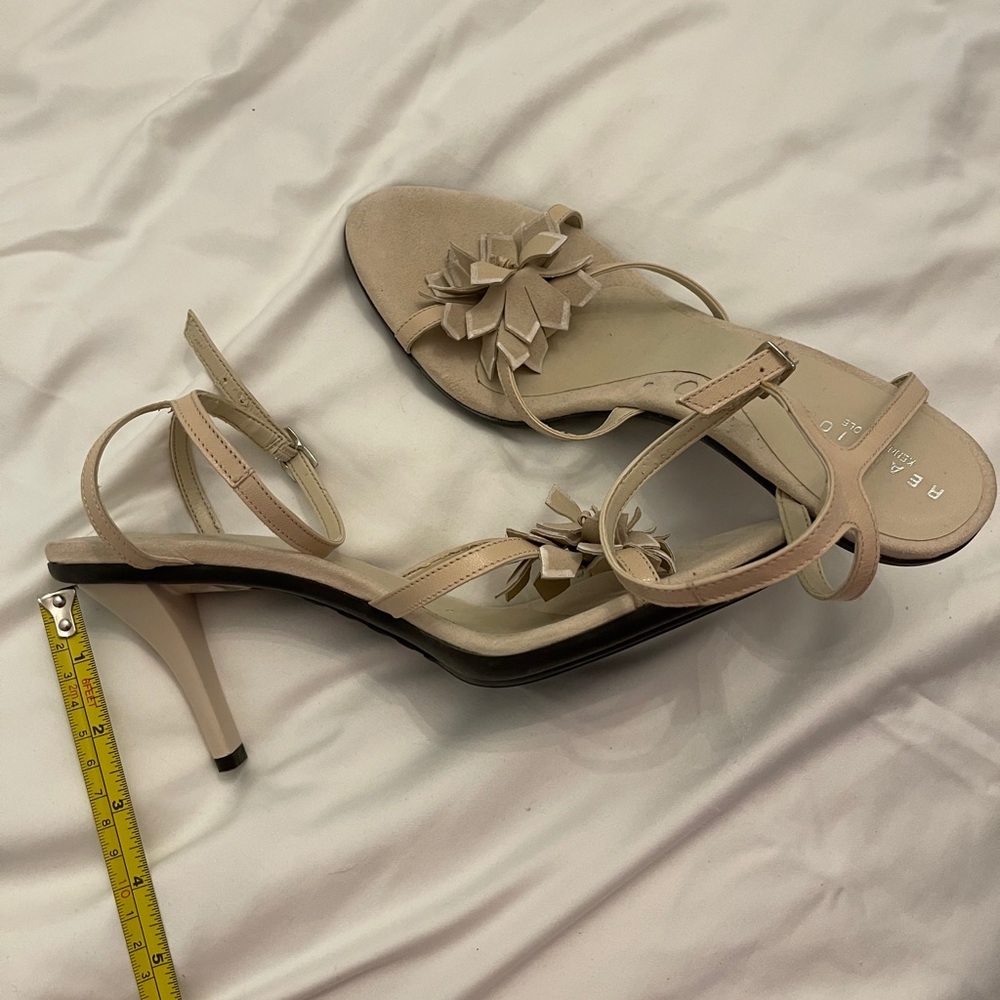 Kenneth Cole reaction pumps 8.5